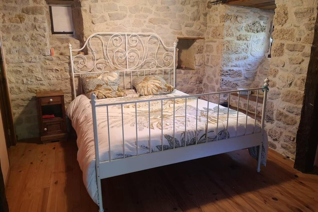Maison Traditionnelle En Lozere Saint-Saturnin  Εξωτερικό φωτογραφία