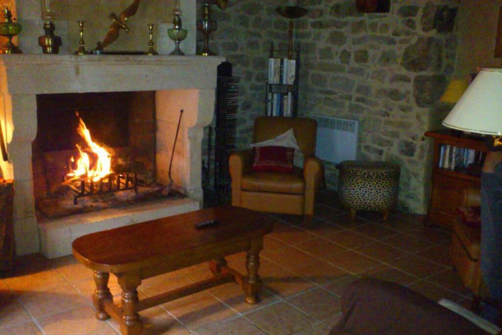 Maison Traditionnelle En Lozere Saint-Saturnin  Εξωτερικό φωτογραφία